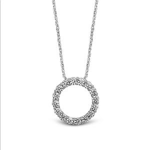 1/4 ct Diamond Circle Pendant